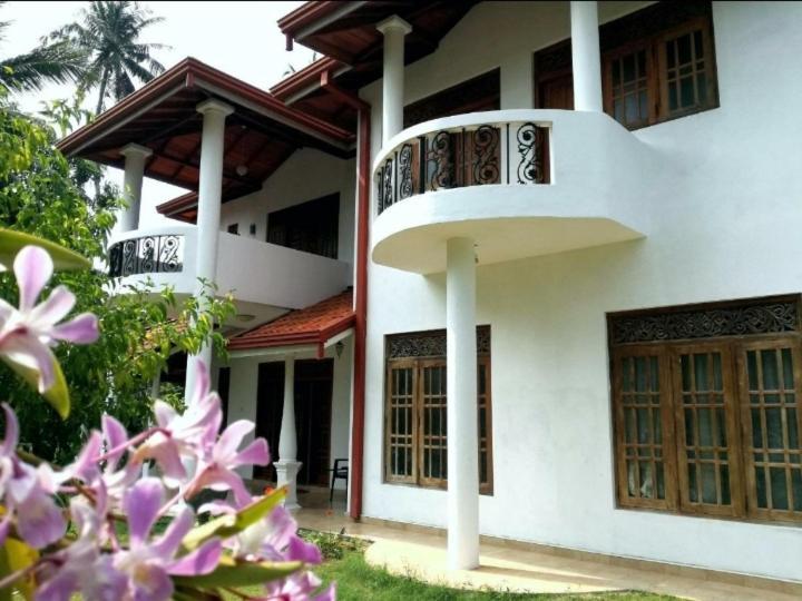 Hotel Blue Point Rest Tangalle Esterno foto