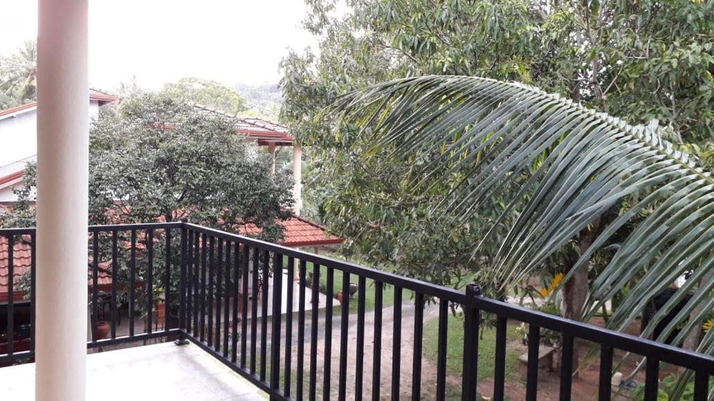 Hotel Blue Point Rest Tangalle Esterno foto
