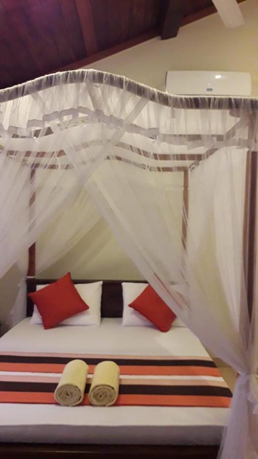 Hotel Blue Point Rest Tangalle Esterno foto